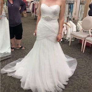 David’s bridal wedding dress. Brand new with tags size 6